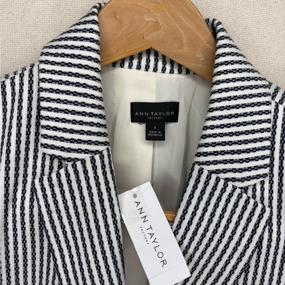 Ann Taylor factory women’s size 6/6P suit set NWT - Picture 3 of 9